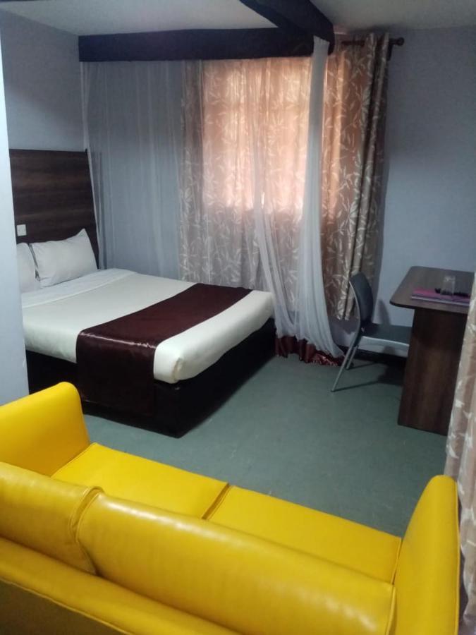 Kings Premier Inn Mlolongo ภายนอก รูปภาพ